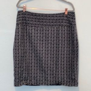 💜💜 The Limited Black & White Women’s Skirt  Size 14